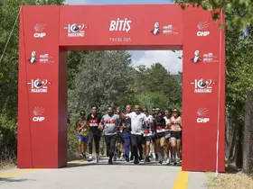Özgür Özel, CHP 102’nci Yıl Koşusu’na katıldı

