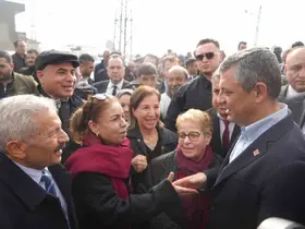 Özgür Özel Nurdağı’nda depremzedelerle bir araya geldi
