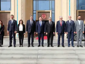 Öztürkler: "Anavatanla kopmaz bağlarımız her türlü tehlikeye karşı güç vermeye devam edecek"
