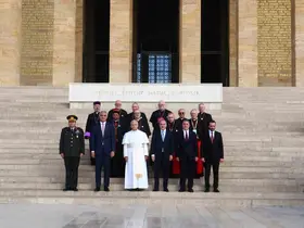 Papa 14. Leo’nun Türkiye’deki ilk durağı Anıtkabir oldu
