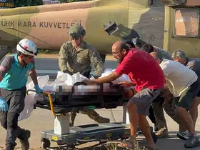 Paraşüt kazasında hayatını kaybeden iki kişinin cenazesi hastaneye getirildi
