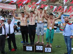 Pehlivanlı’da pehlivanlar kıyasıya güreşti
