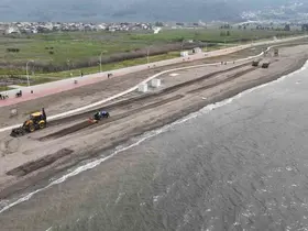 Plajlar yaza hazır hale getiriliyor
