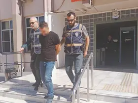 Polis kapıyı kırdı, kadını kurtardı
