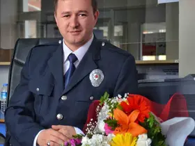Polis memuru kansere yenik düştü
