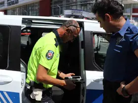 Polisin ’dur’ ihtarına uymayıp 3,86 promil alkollü çıkan sürücüye 450 bin lira ceza
