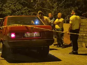 Polisten kaçan ehliyetsiz sürücü akrabasına çarptı: 2 yaralı
