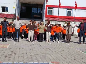 Posof’ta ilköğretim haftası davul zurnayla başladı: 49 köyün öğrencisi merkeze taşınıyor
