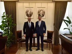 Rektör Hacımüftüoğlu’ndan MGK Genel Sekreteri Okay Memiş’e ziyaret
