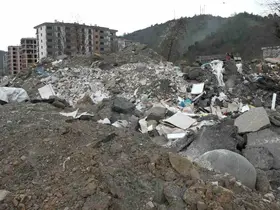 Rize’de vahşi çöp depolama sahası vatandaşları canından bezdirdi
