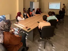 Sağlık çalışanlarına iş sağlığı ve güvenliği eğitimi
