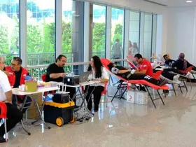 Sağlık çalışanlarından kan bağışı
