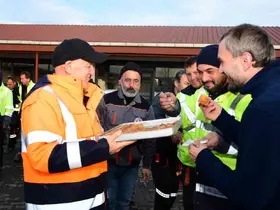 Saha kahramanlarına tatlı sürpriz
