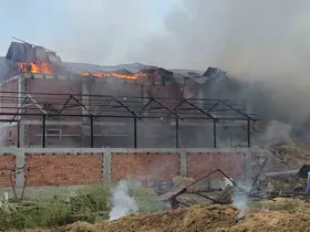 Samsun’da kaynak kıvılcımı samanlığı yaktı
