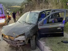 Samsun’da otomobil çöp konteynerine çarptı: 2 yaralı
