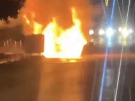 Samsun’da seyir halindeki otomobil alev topuna döndü
