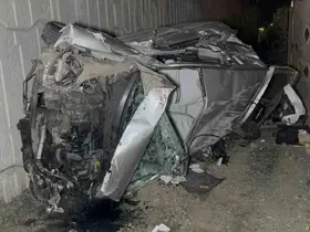 Samsun’da takla atarak hurdaya dönen otomobilde 2 kişi yaralandı
