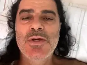 Sanatçı Efe Güngör sevenlerinden dua bekliyor
