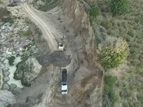 Sanayi atıkları dökerken yakalandılar
