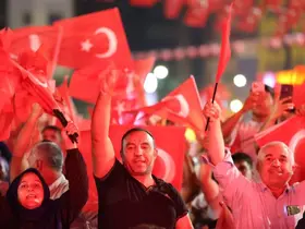 Şanlıurfa’da vatandaşlar meydanlara sığmadı
