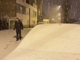 Sarıkamış’a kış geri döndü: Kar kalınlığı 15 santimetreyi aştı
