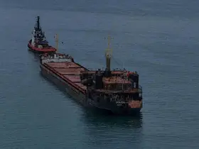 Savaşın izlerini taşıyan VOLGA-4007 isimli gemi Trabzon açıklarında
