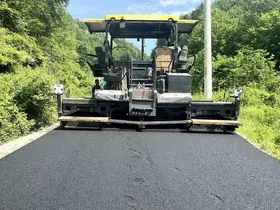 Sazköy’de sıcak asfalt çalışmaları başladı
