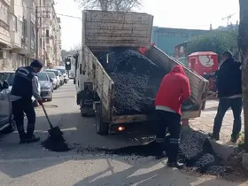 Şehzadeler’de bozulan yollar onarılıyor
