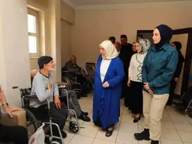 Semiha Yıldırım’dan huzurevi sakinlerine ziyaret
