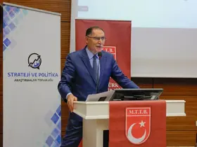 Şeref Malkoç: "Türkiye’nin yeni ve sivil bir anayasaya ihtiyacı var"
