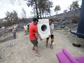 Seydikemer’de yangının yaraları sarılıyor
