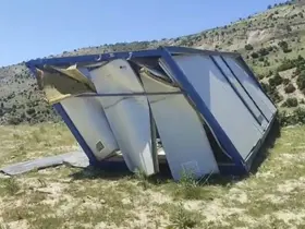 Şiddetli rüzgar konteyneri 100 metre sürükledi
