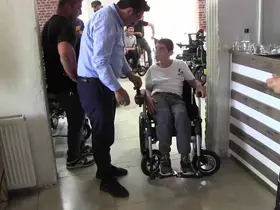 Siirt’te engelli vatandaşlara yeni akülü araç desteği
