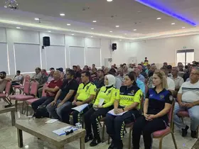 Silifke’de okul servis sürücülerine trafik eğitimi

