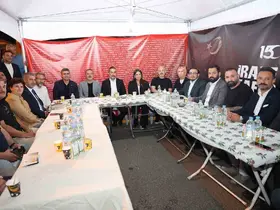 Sincan Belediye Başkanı Ercan, demokrasi nöbetine katıldı

