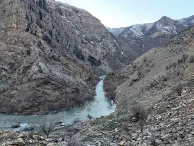 Şırnak’ta kar eridi, dereler taştı
