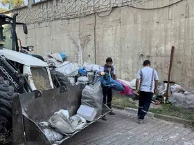 Siteyi karton yığınına çevirdiler, temizlik sırasında tepki gösterdiler
