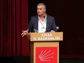 Sivas CHP İl Kongresi’nde "etek" krizi
