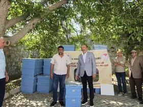 Sivrice’de arıcılara kovan desteği
