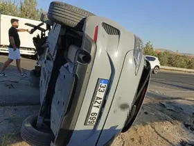 Sivrihisar’da kontrolden çıkan otomobil yan yattı: 1 yaralı
