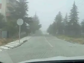 Sivrihisar’da yoğun sis ulaşımı ve günlük yaşamı olumsuz etkiliyor

