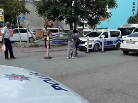 Sokak ortasında alacaklısını bıçaklayan şüpheli yakalandı
