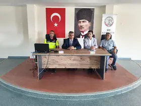Söke’de öğrenci servis şoförleri ve rehber personele trafik eğitimi
