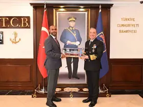 Somali Limanlar ve Deniz Ulaştırma Bakanı Nur, Deniz Kuvvetleri Komutanı Tatlıoğlu’nu ziyaret etti
