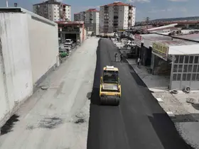 Sorgun Sanayi Sitesi’nde asfalt hamlesi: Yollar yenileniyor
