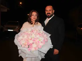 Stadyumda evlilik teklif etmişti, kız istemeye 60 meşaleyle gitti
