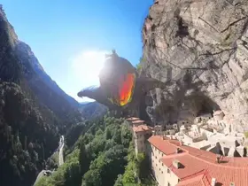 Sümela’ya yarasa uçuşu
