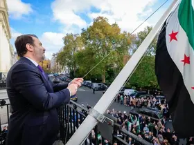 Suriye’nin Londra Büyükelçiliği 13 yıl sonra yeniden açıldı
