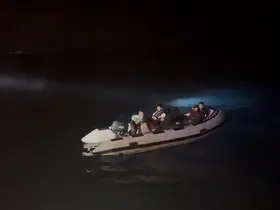 Sürüklenen bottaki 3’ü çocuk 7 düzensiz göçmen kurtarıldı
