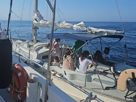 Sürüklenen yelkenli teknedeki göçmenler kurtarıldı
